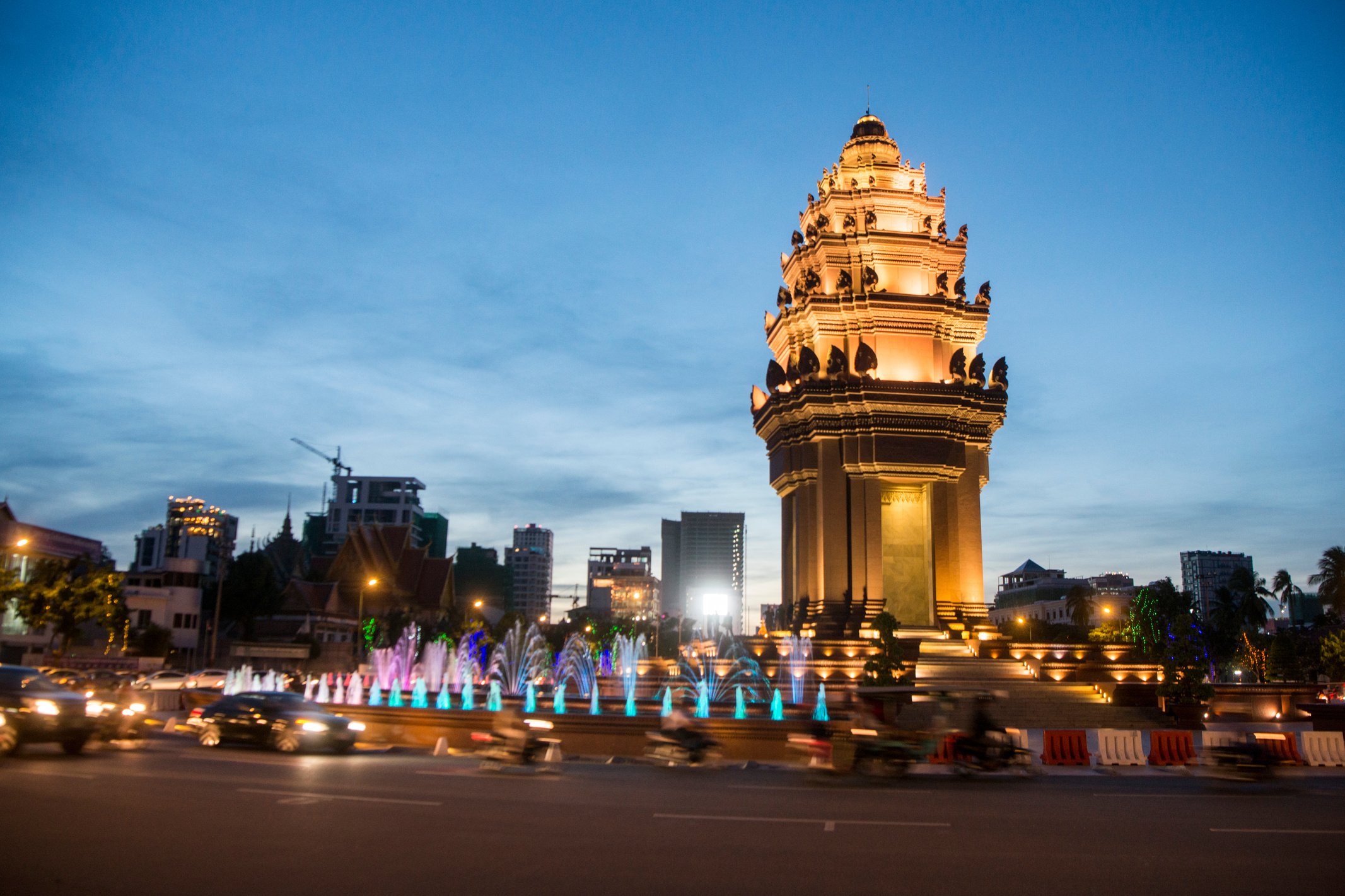 CAMBODIA PHNOM PENH INDEPENDENCE MONUMENT